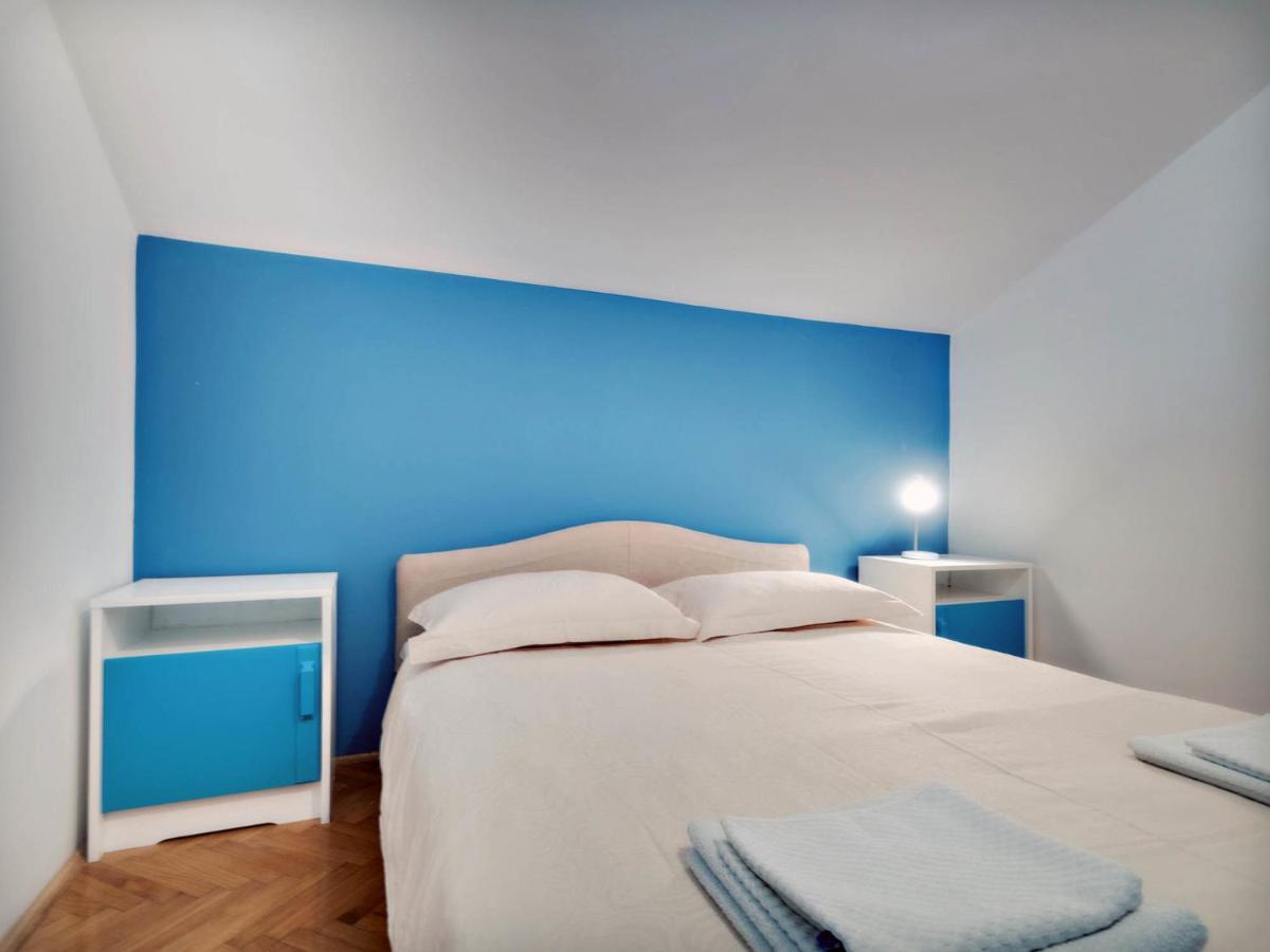 Apartments Zizic Vodice Oda fotoğraf