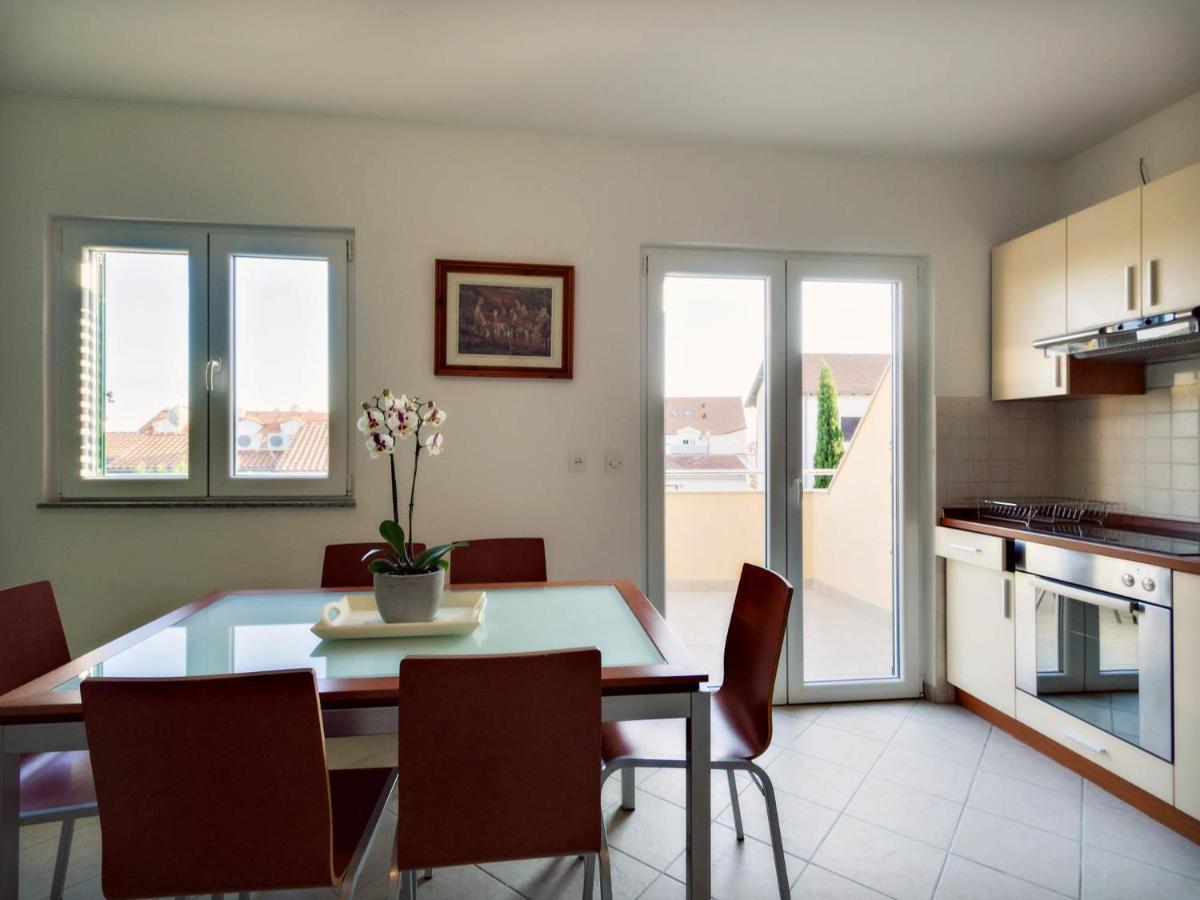 Apartments Zizic Vodice Oda fotoğraf